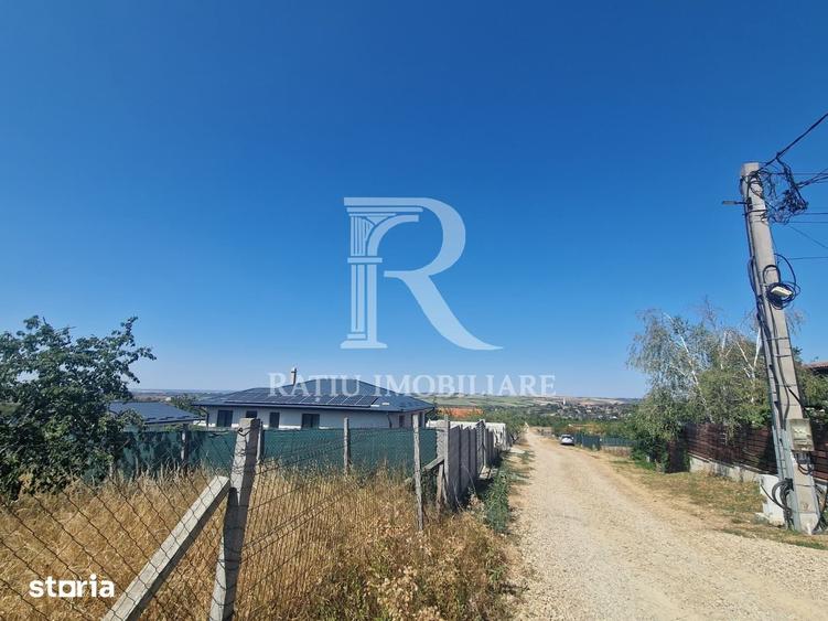 Teren de 1000 mp, în Paleu