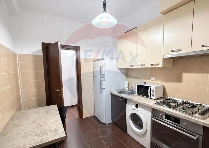 Apartament cu 3 camere decomandat, mobilat în Ștefan cel Mare