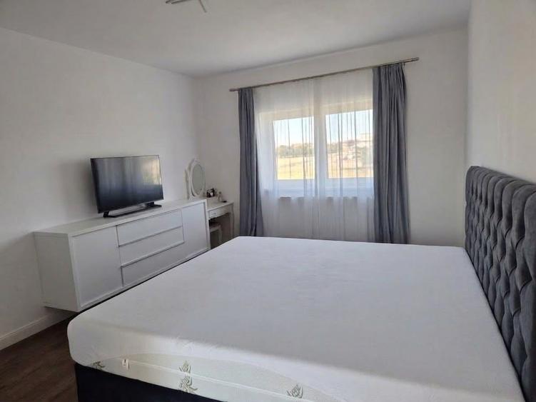 Casă cu 3 camere în Dumbrăvița