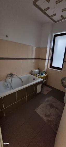 Apartament cu 3 camere decomandat în Olimpia-Stadion
