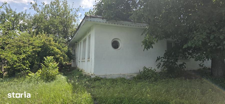 Teren de 5000 mp, în Horlești