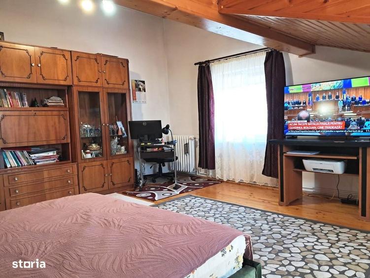 Apartament cu 3 camere în Cristian