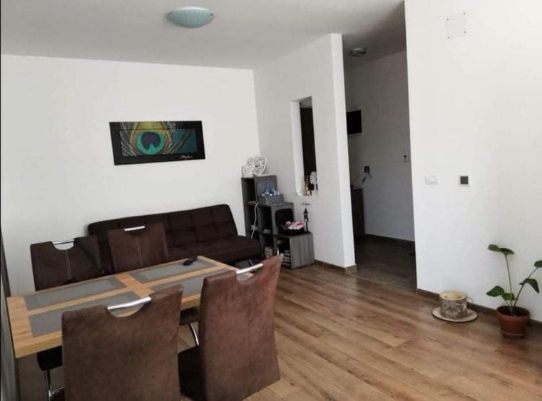 Apartament cu 2 camere nedecomandat în Aradului