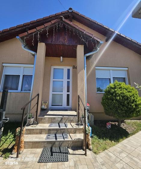 Casă cu 4 camere decomandat cu Teren 570 Mp în Sântandrei
