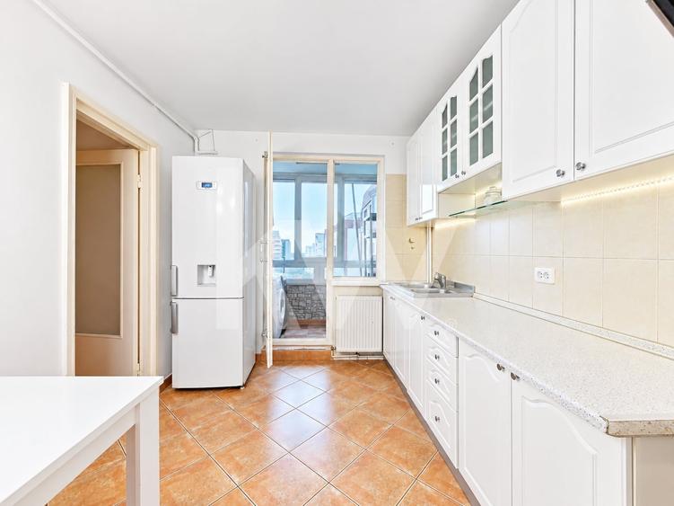 Apartament cu 3 camere circular, mobilat în Centrul Civic