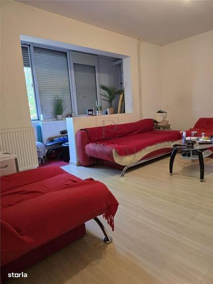 Apartament cu 3 camere semidecomandat în Favorit