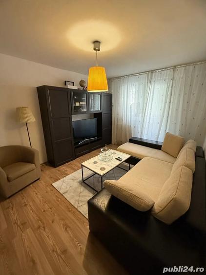 Apartament cu 2 camere decomandat în P-ța Victoriei