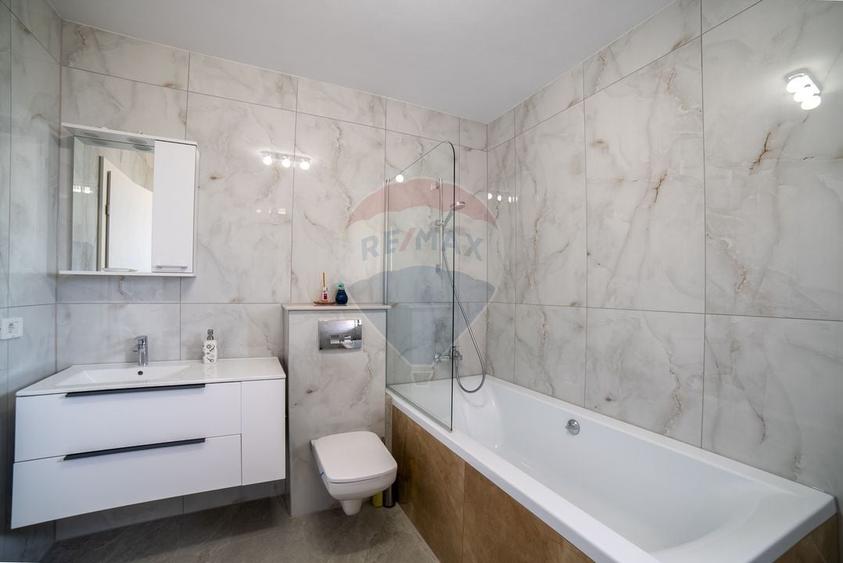 Casă individuală cu 4 camere cu Teren 680 Mp în Ciugud