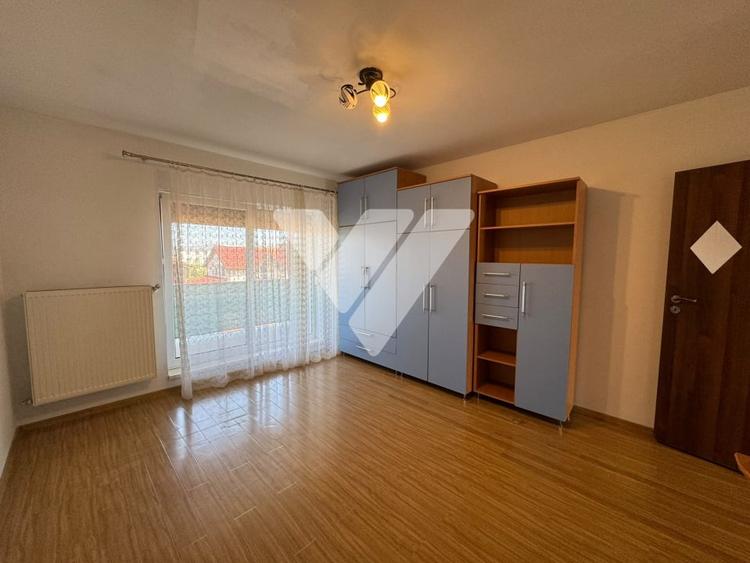 Apartament cu 3 camere decomandat, mobilat în Șelimbăr