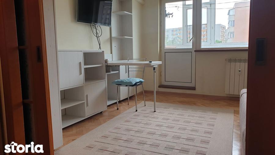 Apartament cu 3 camere decomandat, mobilat în Rahova