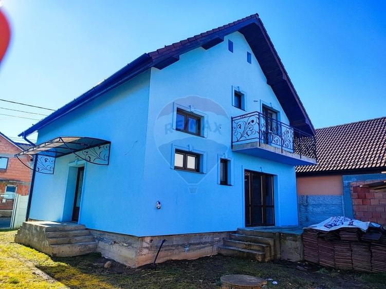 Casă / Vilă cu 5 camere de vânzare - 2