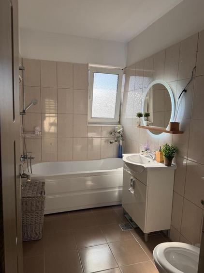 Apartament cu 2 camere decomandat în Florești