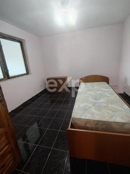 Casă individuală cu 3 camere cu Canalizare în Est