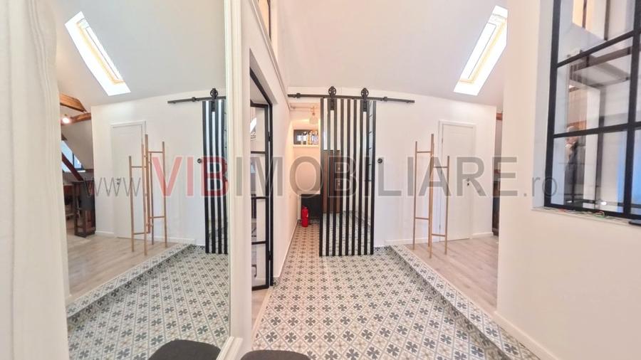 Apartament cu 3 camere semidecomandat, mobilat în Capitale