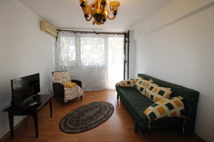Apartament cu 2 camere semidecomandat, mobilat în Titan
