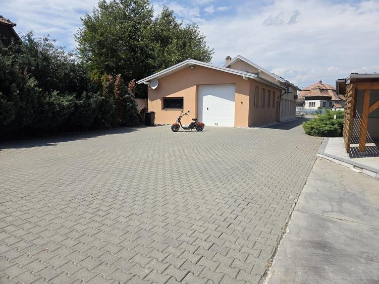 Casă cu 4 camere în Central