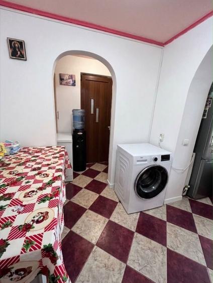 Apartament cu 2 camere decomandat în 1 Mai