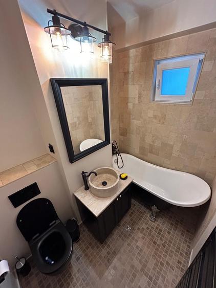 Apartament cu 3 camere semidecomandat în Dosu Bricii