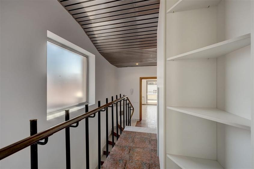 Apartament cu 4 camere decomandat în Dorobanți