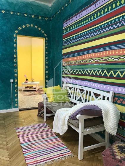 Apartament cu 3 camere semidecomandat, mobilat în Ultracentral