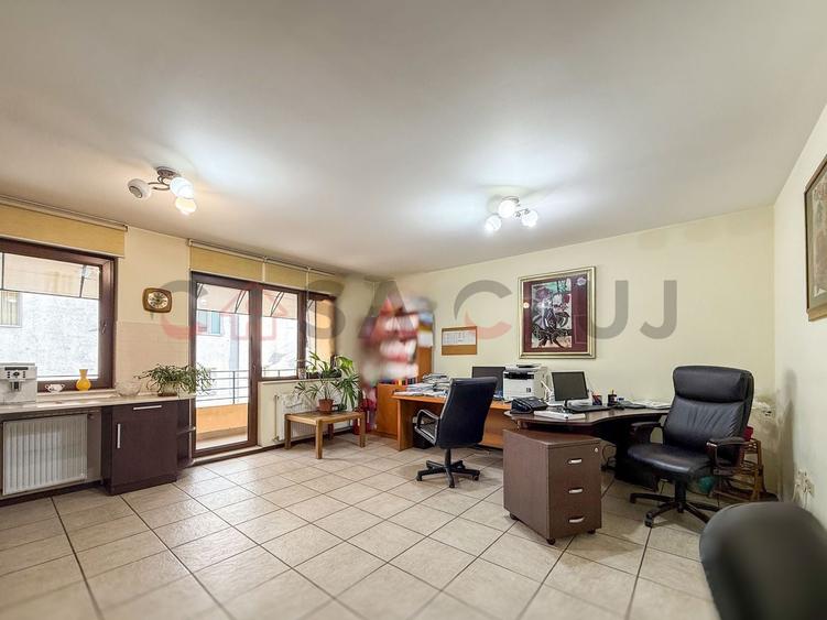 Apartament cu 3 camere semidecomandat, mobilat în Andrei Mureșanu