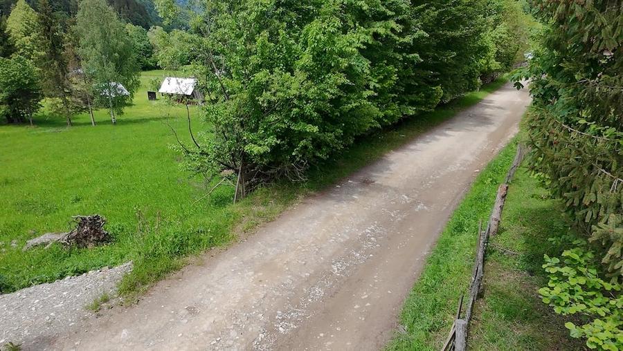 Teren de 4285 mp, în Bradu