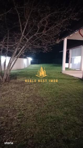 Casă cu 5 camere cu Teren 2500 Mp în Central