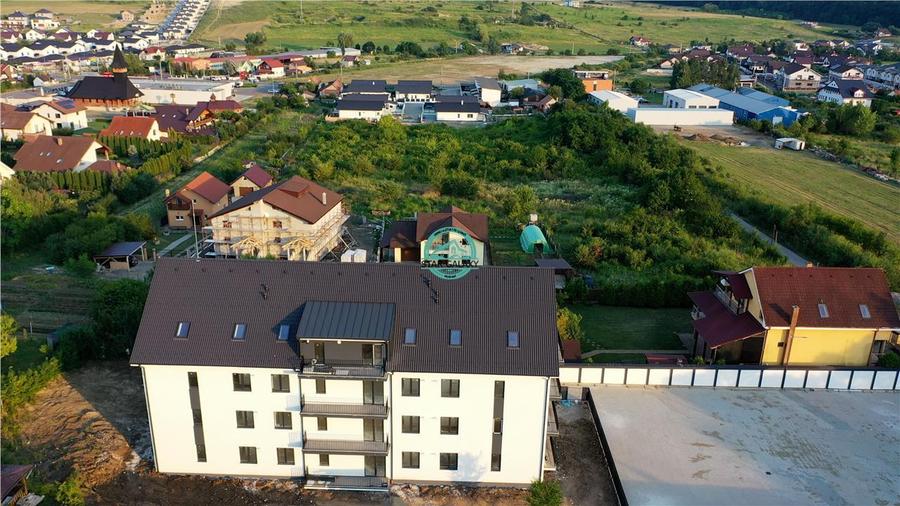 Apartament cu 2 camere decomandat în Livezeni