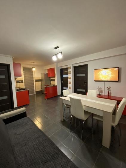Apartament cu 3 camere decomandat, mobilat în Bună Ziua