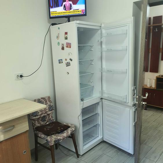 Apartament cu 2 camere semidecomandat în Crâng