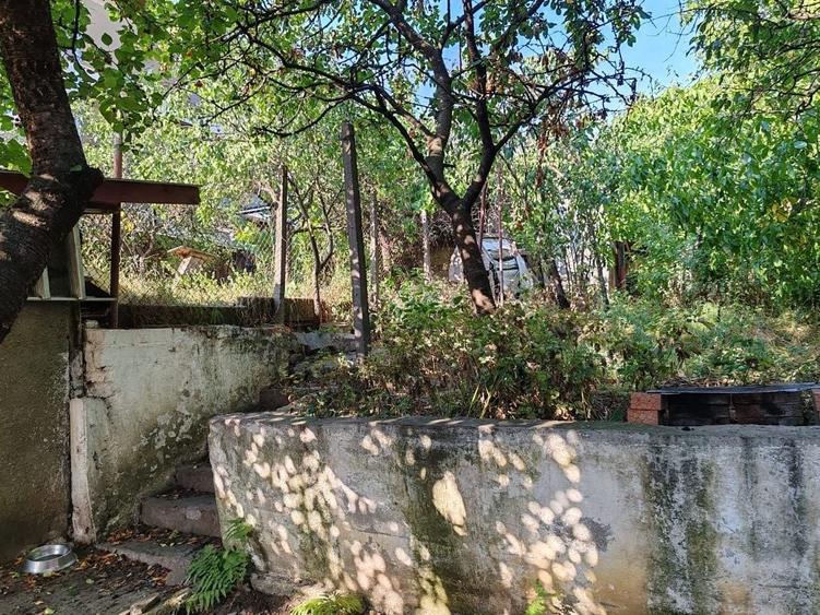 Casă cu 3 camere în Dâmbul Rotund