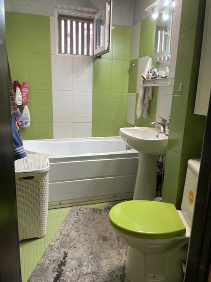 Apartament cu 3 camere decomandat în Fortuna