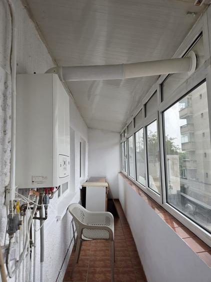 Apartament cu 3 camere decomandat, mobilat în Centru Civic