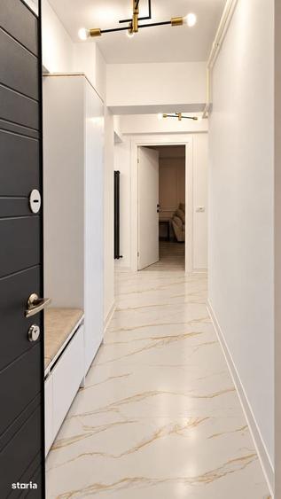 Apartament cu 3 camere decomandat în Exterior Vest