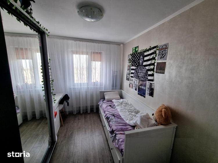 Apartament cu 3 camere semidecomandat în Balada
