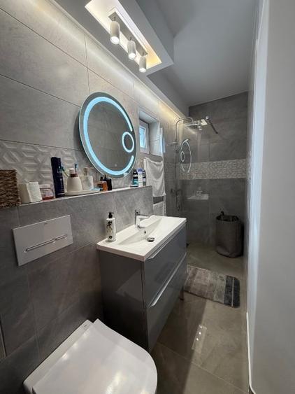 Apartament cu 2 camere decomandat, mobilat în Central