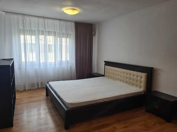 Garsonieră decomandată în Păcii