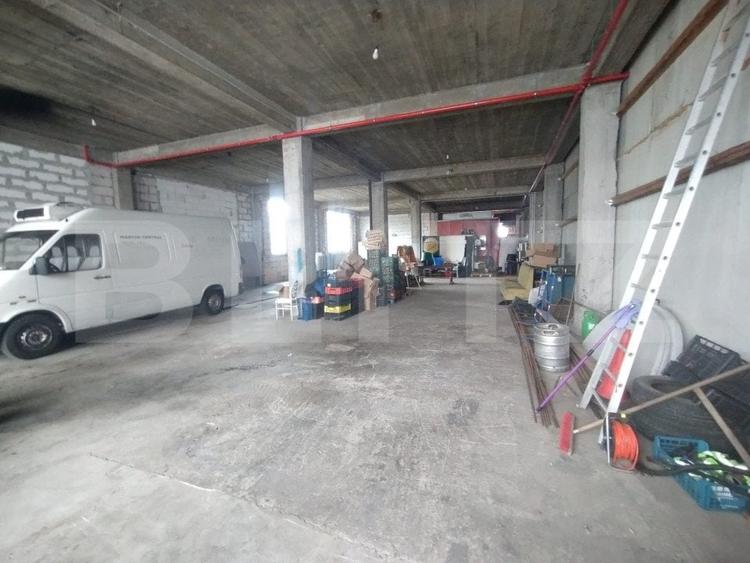 Spațiu comercial, de 1,000 mp, în Năsăud