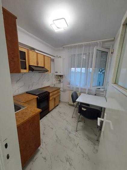 Apartament central de vinzare - 2