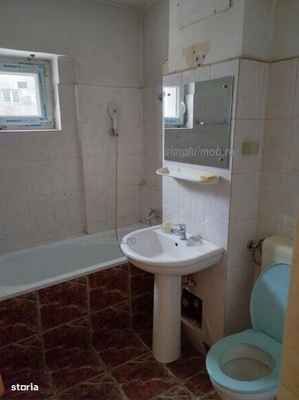 Apartament cu 3 camere în Vitan