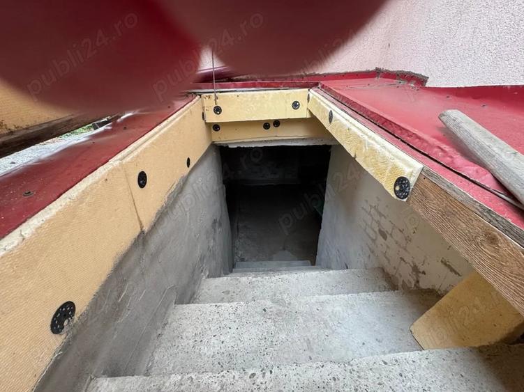 Casă cu 4 camere în Central