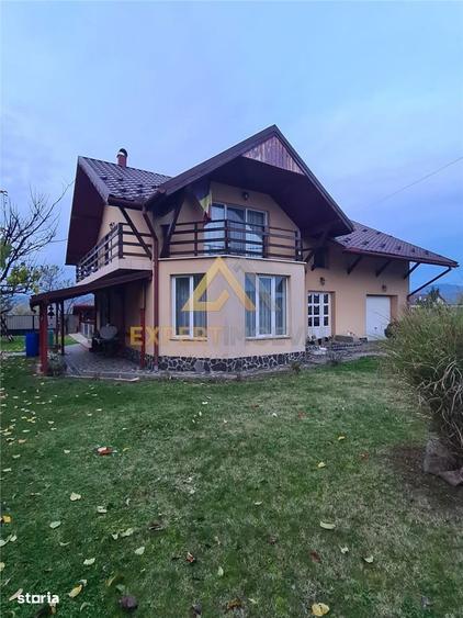 Casă cu 4 camere cu Teren 6000 Mp în Recea