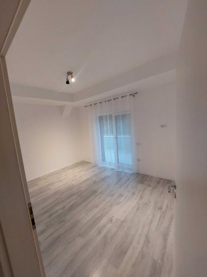 Apartament cu 2 camere semidecomandat în Dumbrăvița
