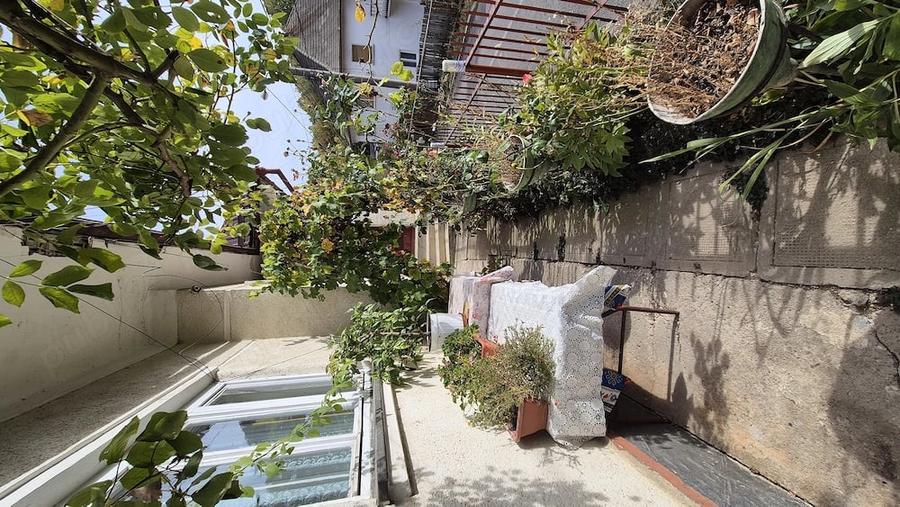 Casă cu Teren 763 Mp în Valea Roșie