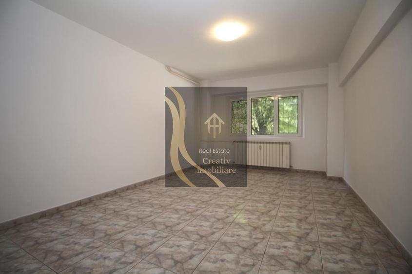 Apartament cu 3 camere decomandat în P-ța Muncii
