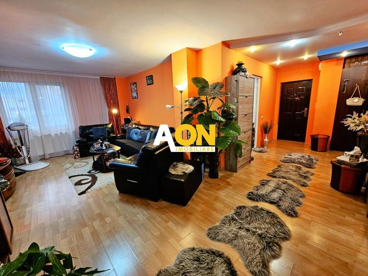 Apartament cu 4 camere decomandat, mobilat în Central