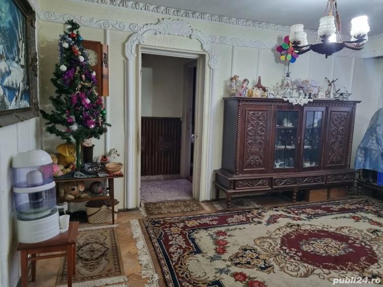Apartament cu 4 camere semidecomandat în Trivale
