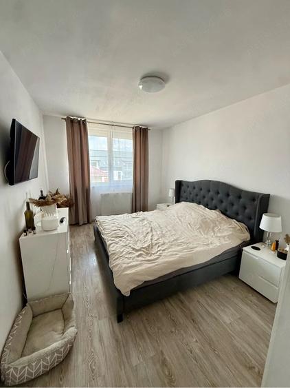 Apartament cu 3 camere decomandat în Florești