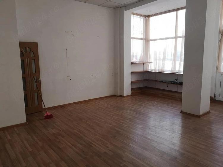 Spațiu comercial, de 40 mp, în Precista