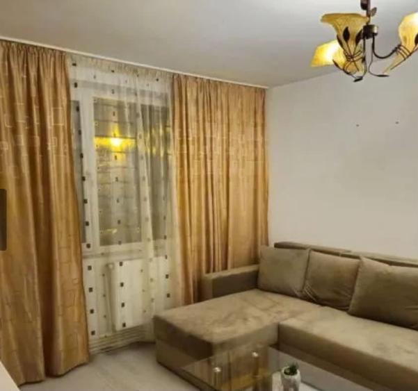 Apartament cu 2 camere semidecomandat în Far